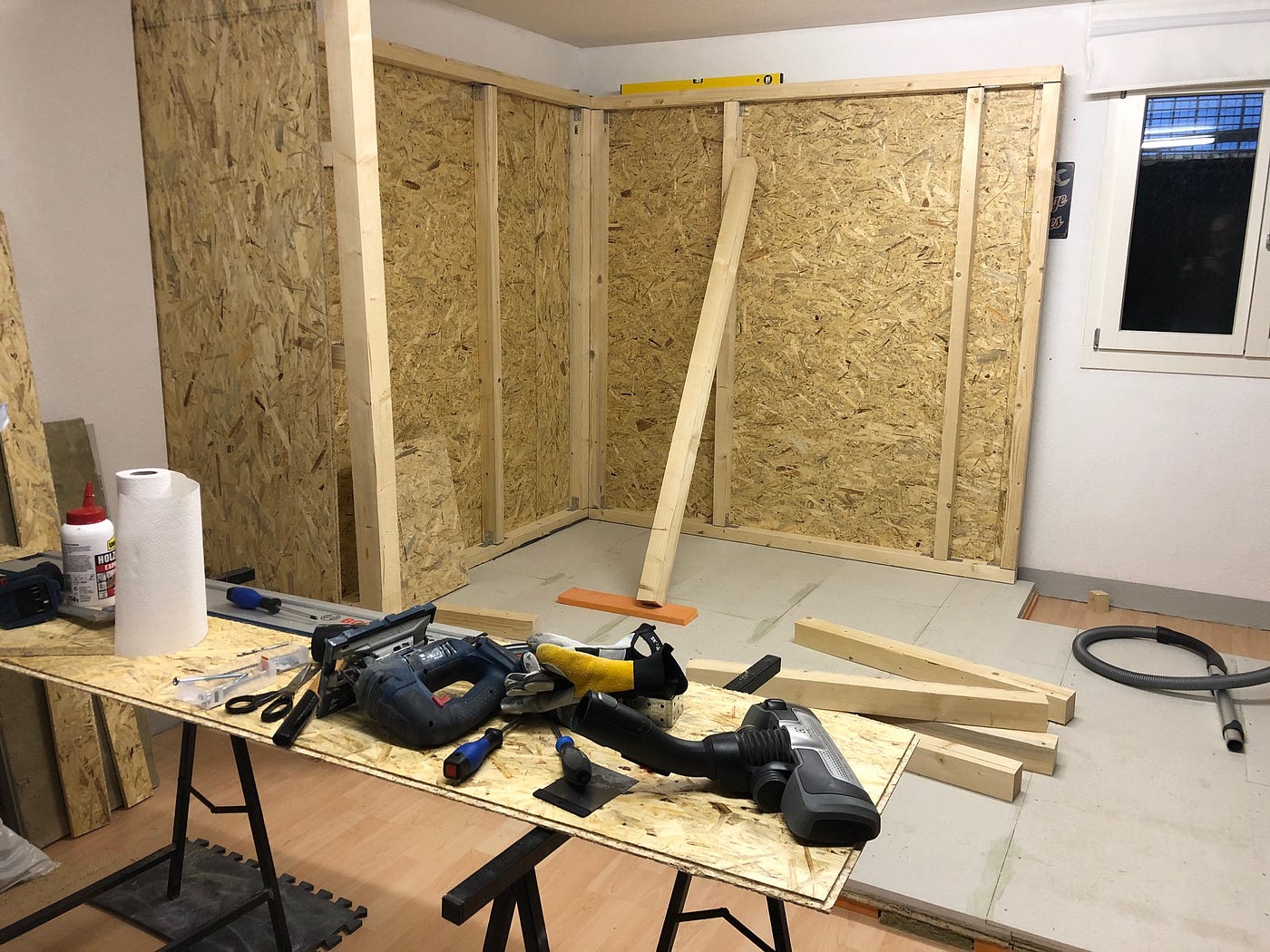 It becomes stable when walls are connected at corners